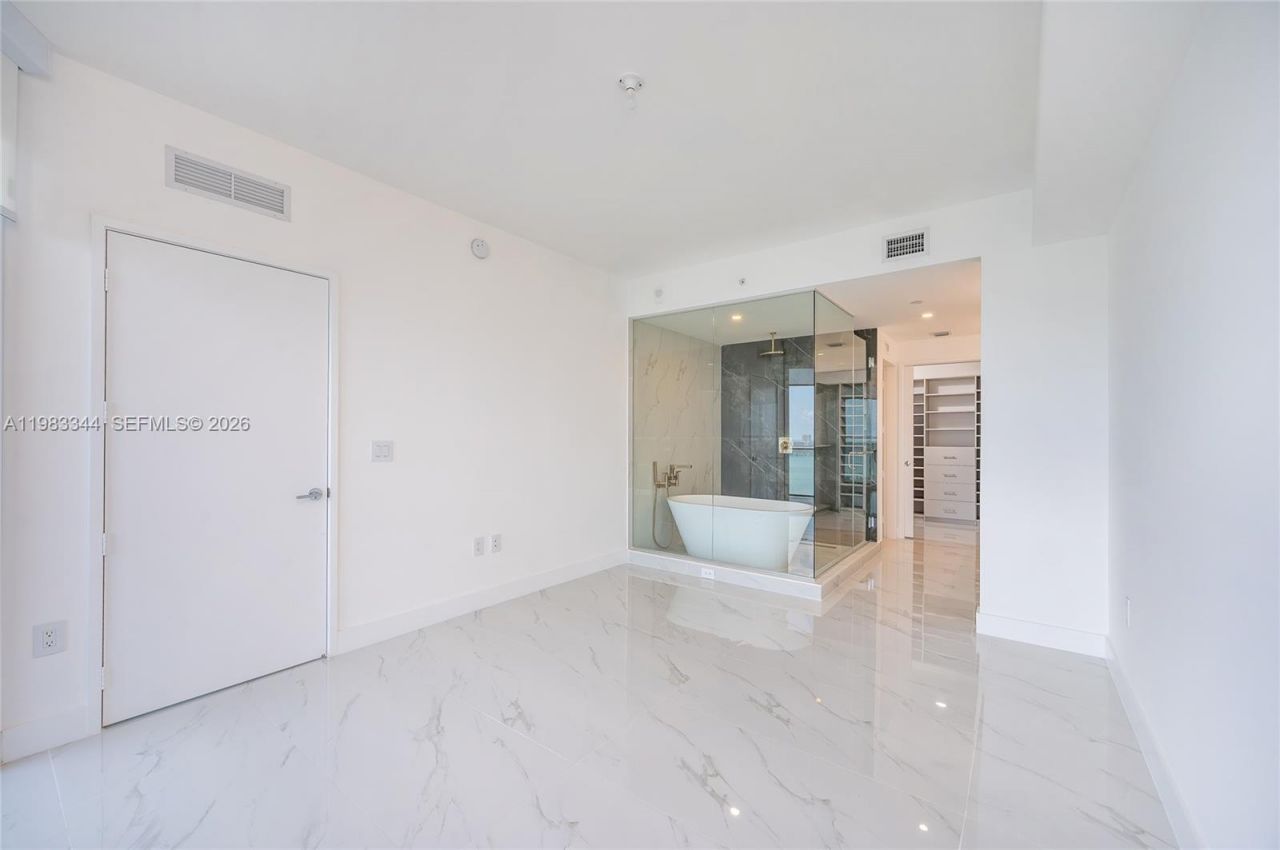 700 NE 24th St, Unit 2506, Miami, FL 33137 Photo