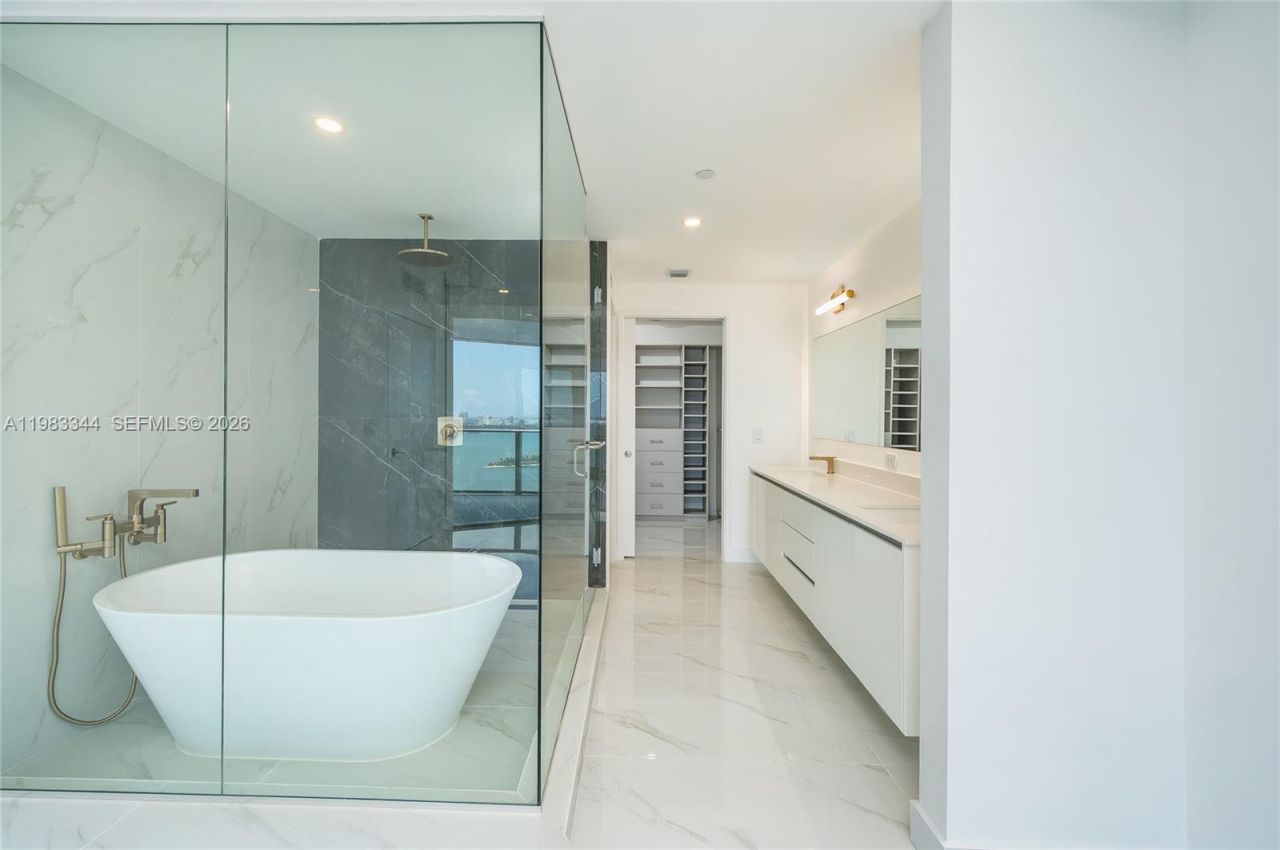 700 NE 24th St, Unit 2506, Miami, FL 33137 Photo