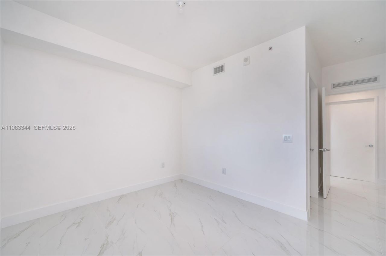 700 NE 24th St, Unit 2506, Miami, FL 33137 Photo