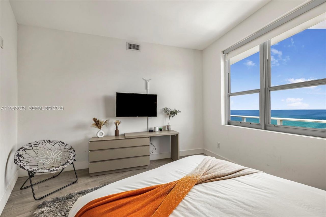 4111 S Ocean Dr, Unit LPH1, Hollywood, FL 33019 Photo