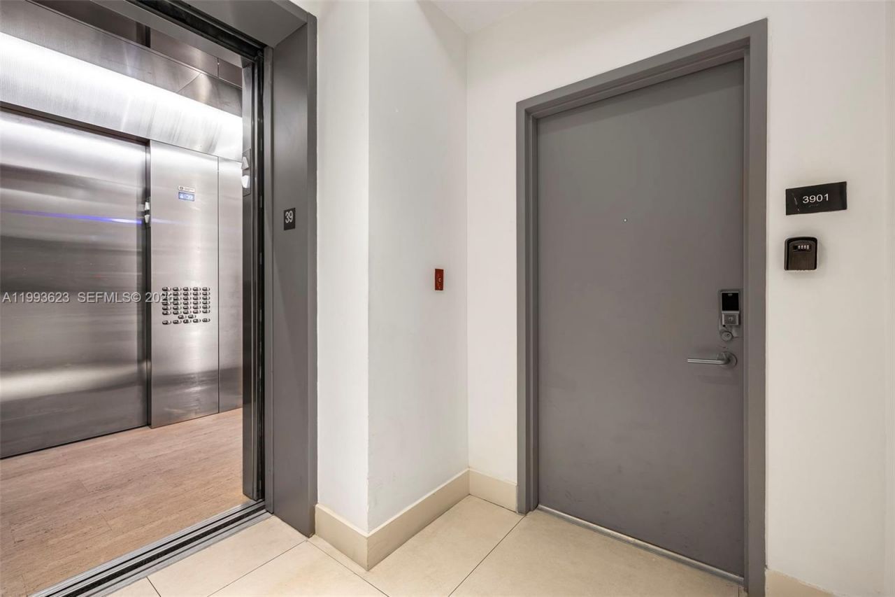 4111 S Ocean Dr, Unit LPH1, Hollywood, FL 33019 Photo