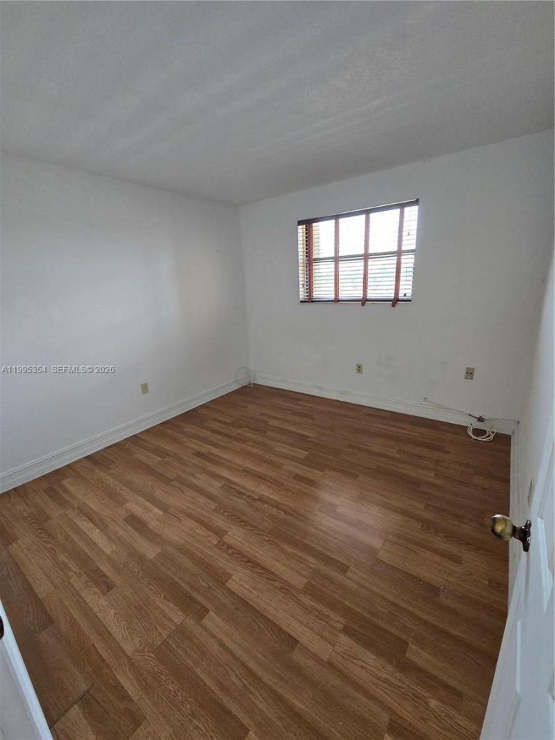 8425 NW 8th St, Unit 409, Miami, FL 33126 Photo