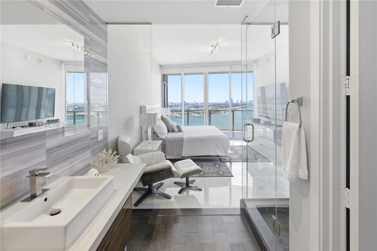 1100 Biscayne Blvd, Unit 2902, Miami, FL 33132 Photo