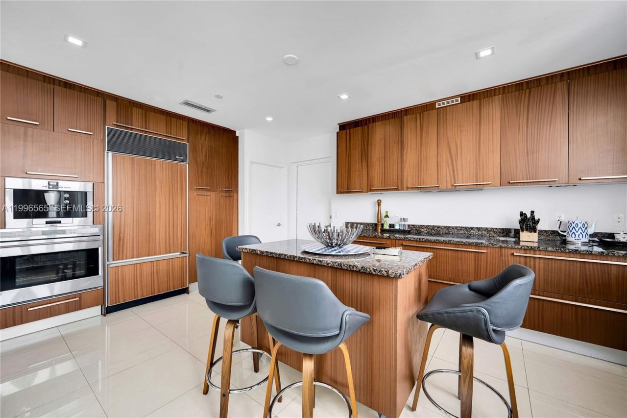 15901 Collins Ave , Unit 2104, Sunny Isles Beach, FL 33160 Photo