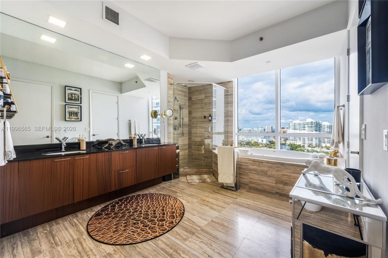 15901 Collins Ave , Unit 2104, Sunny Isles Beach, FL 33160 Photo