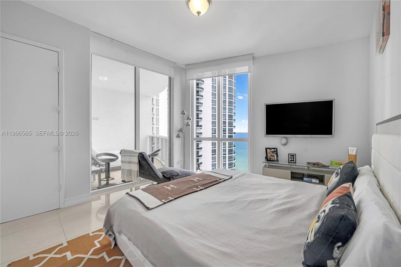 15901 Collins Ave , Unit 2104, Sunny Isles Beach, FL 33160 Photo