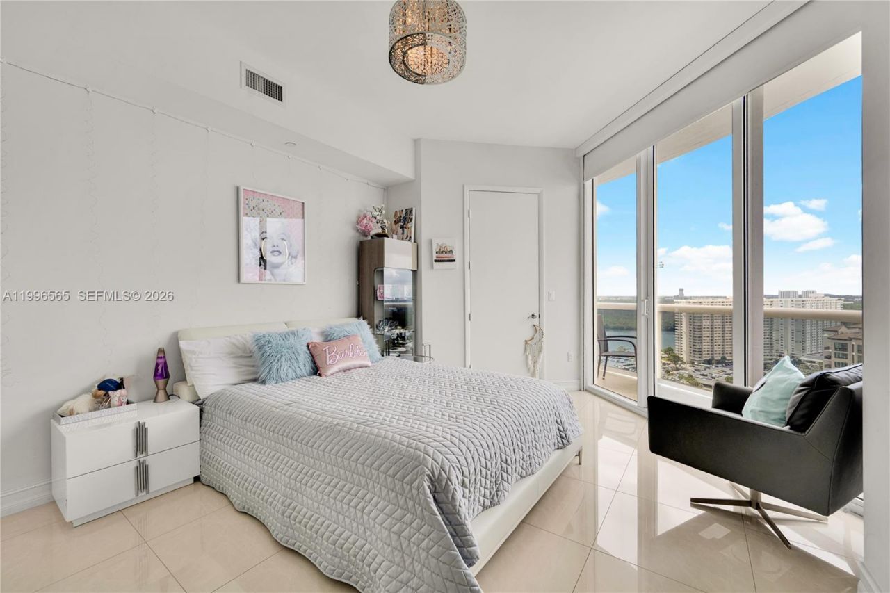 15901 Collins Ave , Unit 2104, Sunny Isles Beach, FL 33160 Photo