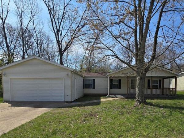 27 Brown Drive, Fairview Heights, IL 62208