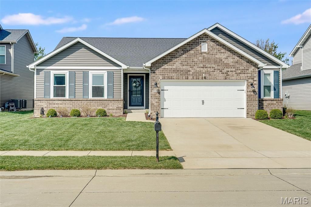 860 Bridgeway Drive, O Fallon, IL 62269 Main Photo