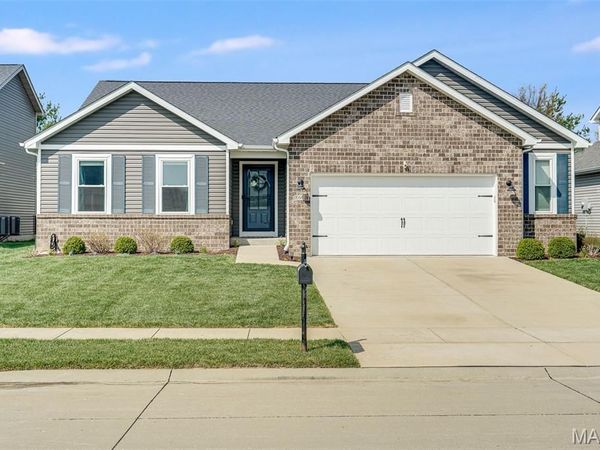 860 Bridgeway Drive, O'Fallon, IL 62269