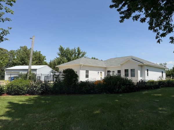 18760 Hillside Road, Morrison, IL 61270
