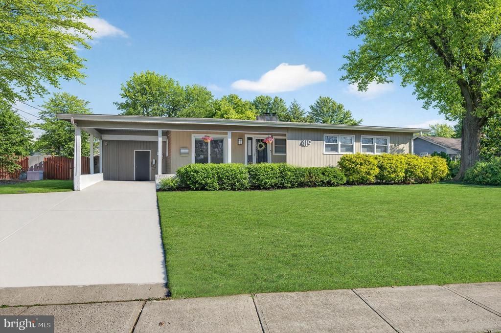 419 Edgemoor Drive, Moorestown, NJ 08057 Main Photo