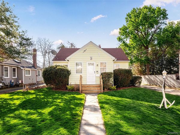 250 West Avenue , Patchogue, NY 11772