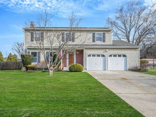 71 Loop Drive , Sayville, NY 11782