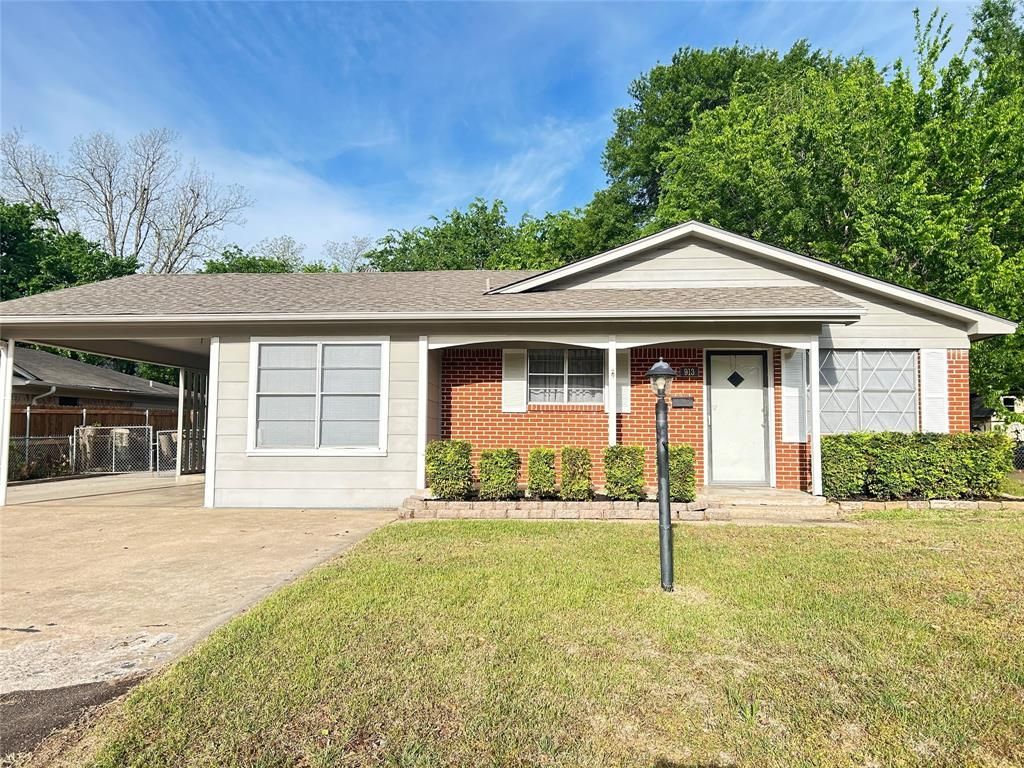 913 Fisher Street, Sulphur Springs, TX 75482 Main Photo