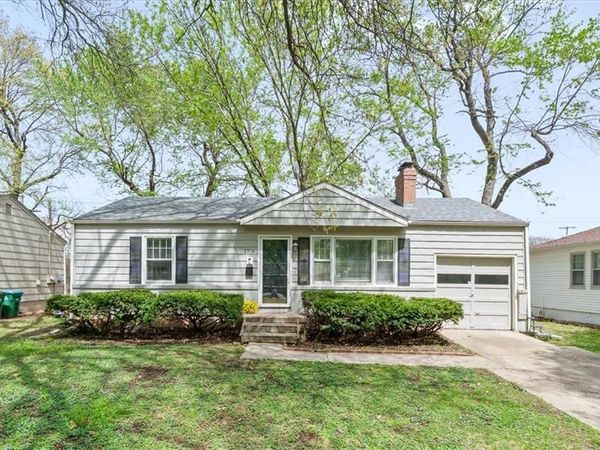 2816 W 47th Terrace, Westwood, KS 66205