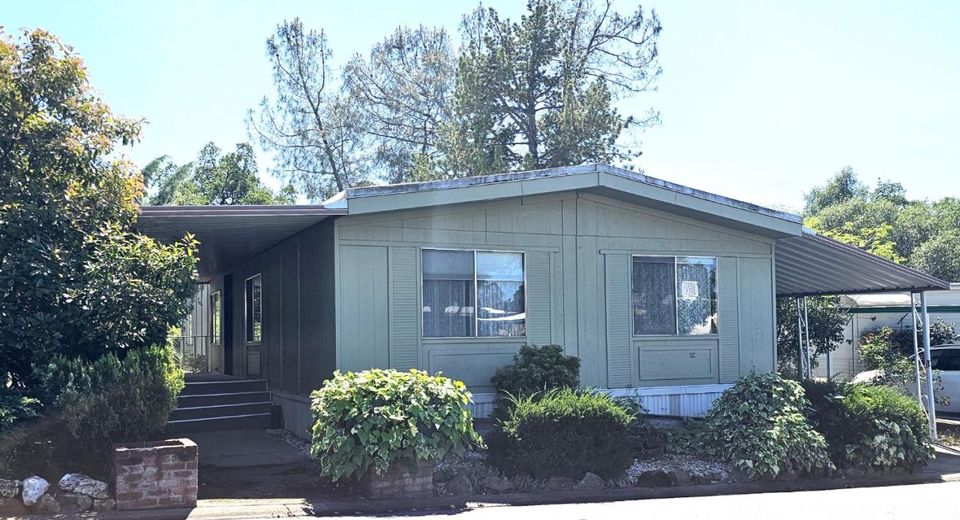 12104 Hemlock Dr, Auburn, CA 95603 Photo