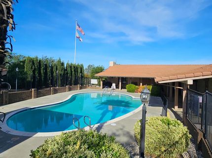 12104 Hemlock Dr, Auburn, CA 95603 Photo