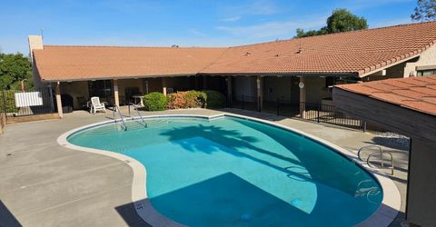 12104 Hemlock Dr, Auburn, CA 95603 Photo