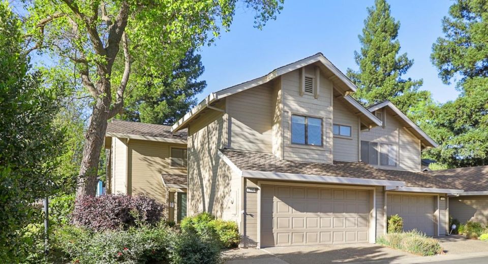 1932 University Park Dr, Sacramento, CA 95825 Photo