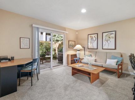 1932 University Park Dr, Sacramento, CA 95825 Photo