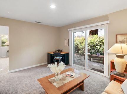 1932 University Park Dr, Sacramento, CA 95825 Photo