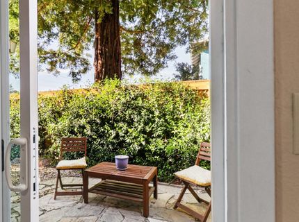 1932 University Park Dr, Sacramento, CA 95825 Photo