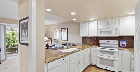 1932 University Park Dr, Sacramento, CA 95825 Photo