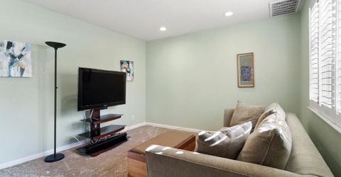 1932 University Park Dr, Sacramento, CA 95825 Photo