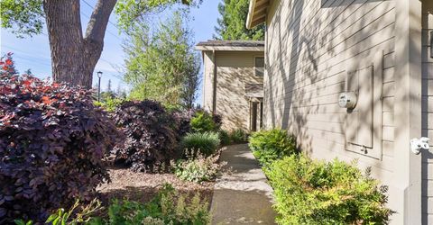 1932 University Park Dr, Sacramento, CA 95825 Photo