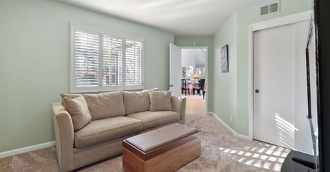 1932 University Park Dr, Sacramento, CA 95825 Photo