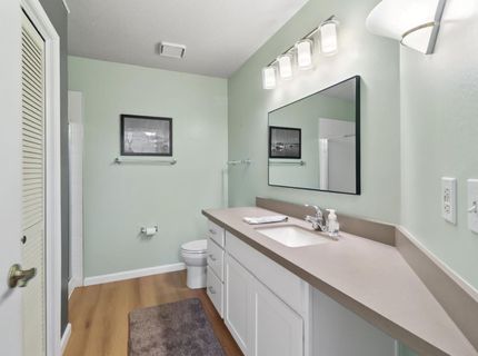 1932 University Park Dr, Sacramento, CA 95825 Photo