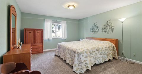 1932 University Park Dr, Sacramento, CA 95825 Photo