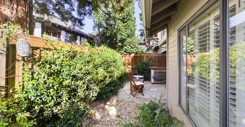 1932 University Park Dr, Sacramento, CA 95825 Photo