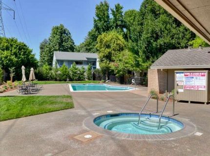 1932 University Park Dr, Sacramento, CA 95825 Photo