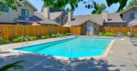 1932 University Park Dr, Sacramento, CA 95825 Photo