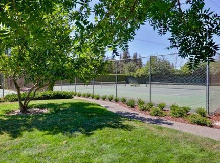 1932 University Park Dr, Sacramento, CA 95825 Photo