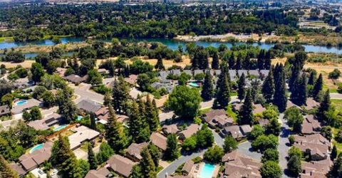 1932 University Park Dr, Sacramento, CA 95825 Photo