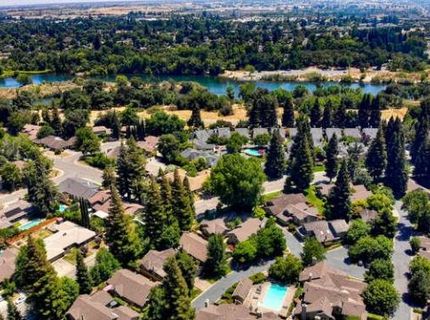 1932 University Park Dr, Sacramento, CA 95825 Photo