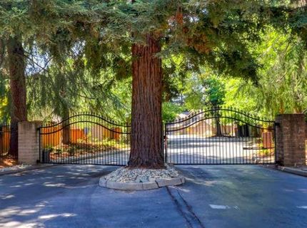 1932 University Park Dr, Sacramento, CA 95825 Photo