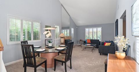 1932 University Park Dr, Sacramento, CA 95825 Photo