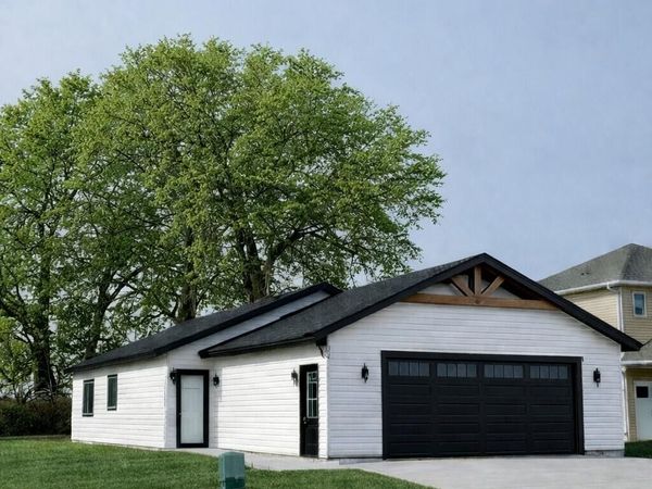 3077 45TH Avenue S, Grand Forks, ND 58201