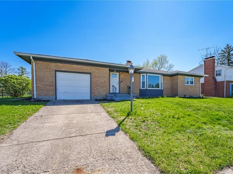 1708 Brookhollow Drive, Springfield, OH 45504 Photo 4