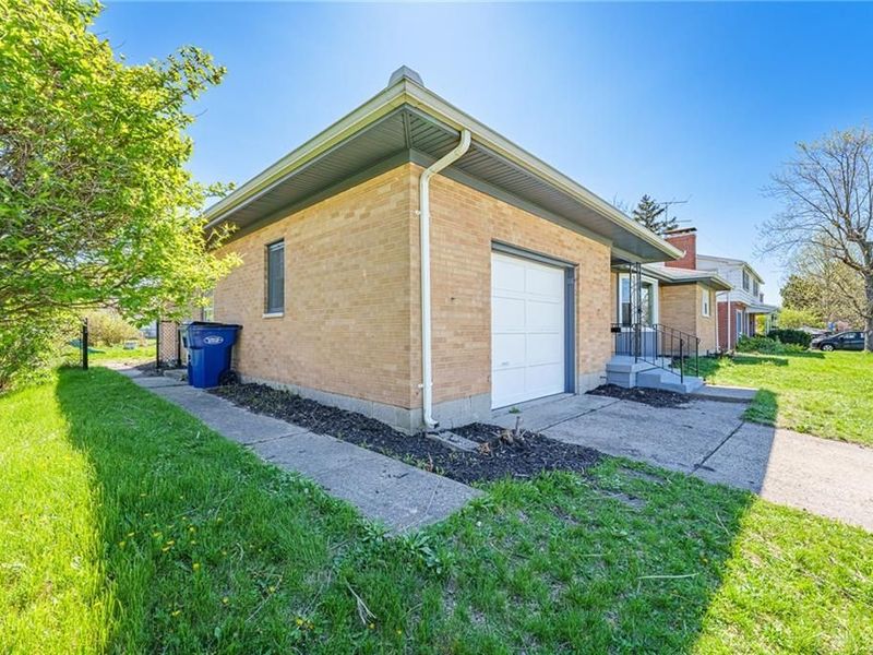 1708 Brookhollow Drive, Springfield, OH 45504 Photo 7