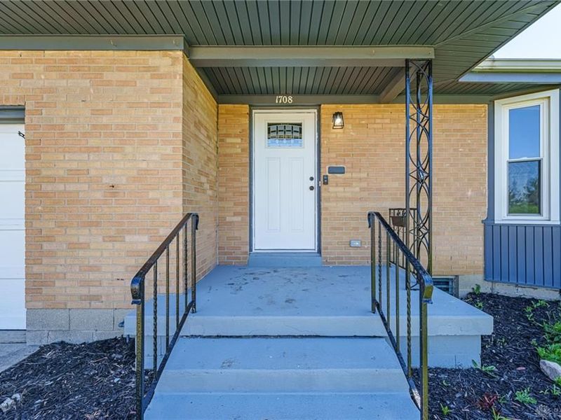 1708 Brookhollow Drive, Springfield, OH 45504 Photo 8