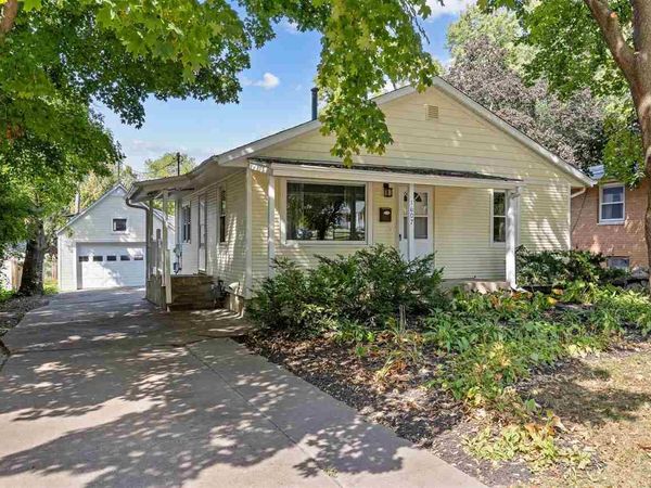 1607 Ridge St, Iowa City, IA 52240