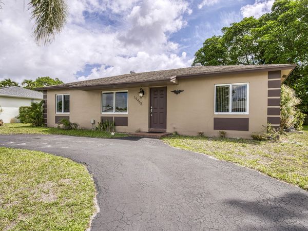 19468 Delaware Circle, Boca Raton, FL 33434