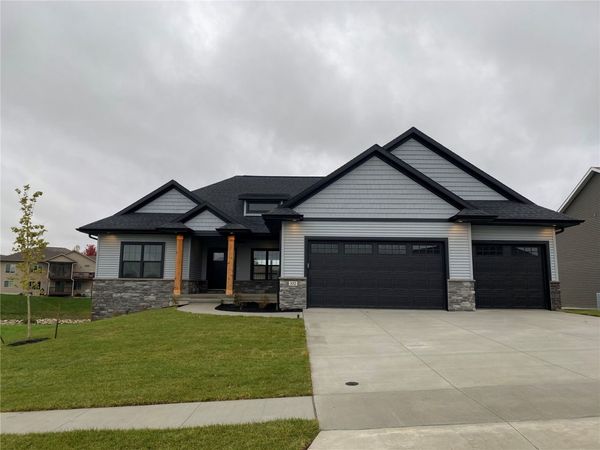 40 S Seven Oaks Road , North Liberty, IA 52317