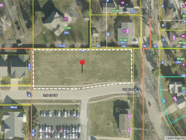 10th Ave SW, Mt Vernon, IA 52314