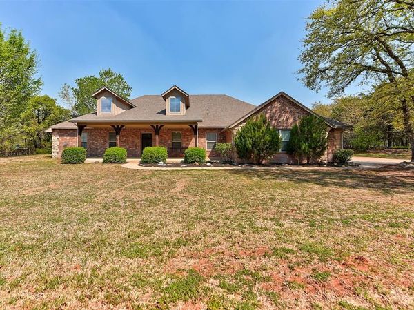 809 Breezy Hill Road, Edmond, OK 73025